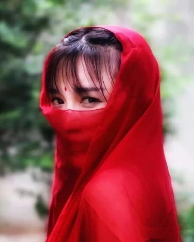 Red yarn, Li Ziqi