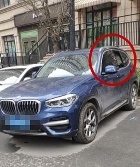 BMW, window smashed